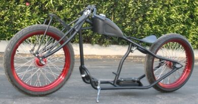 R02-C – NEW SCHOOL BOARD TRACK RACER