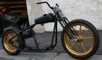 N112 : GOLD MEMBER MOTO MAG BMX STYLE BOBBER WITH VINTAGE GAS TANK