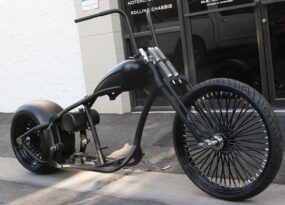 N354 BIG DADDY 300 SOFTAIL BOBBER 26 FRONT